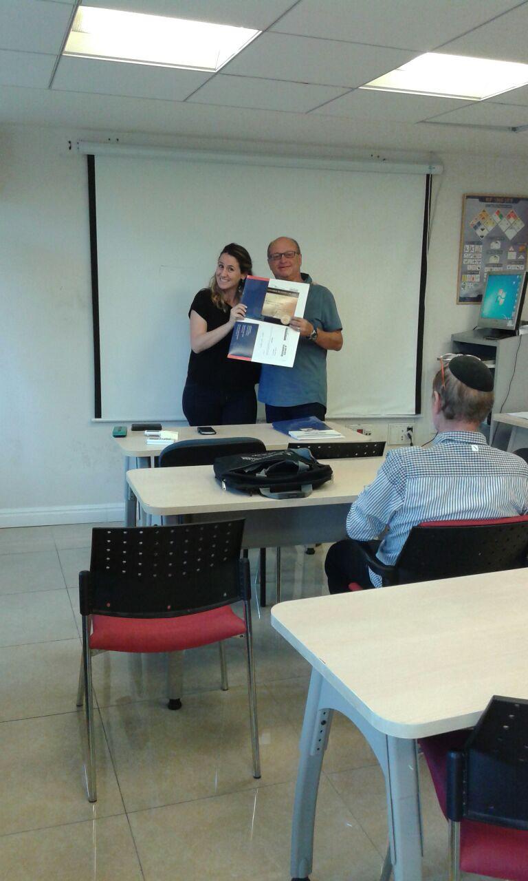 גלרייה - סיום קורס יבוא יצוא וסחר בינלאומי מחזור 206, 12 מתוך 22