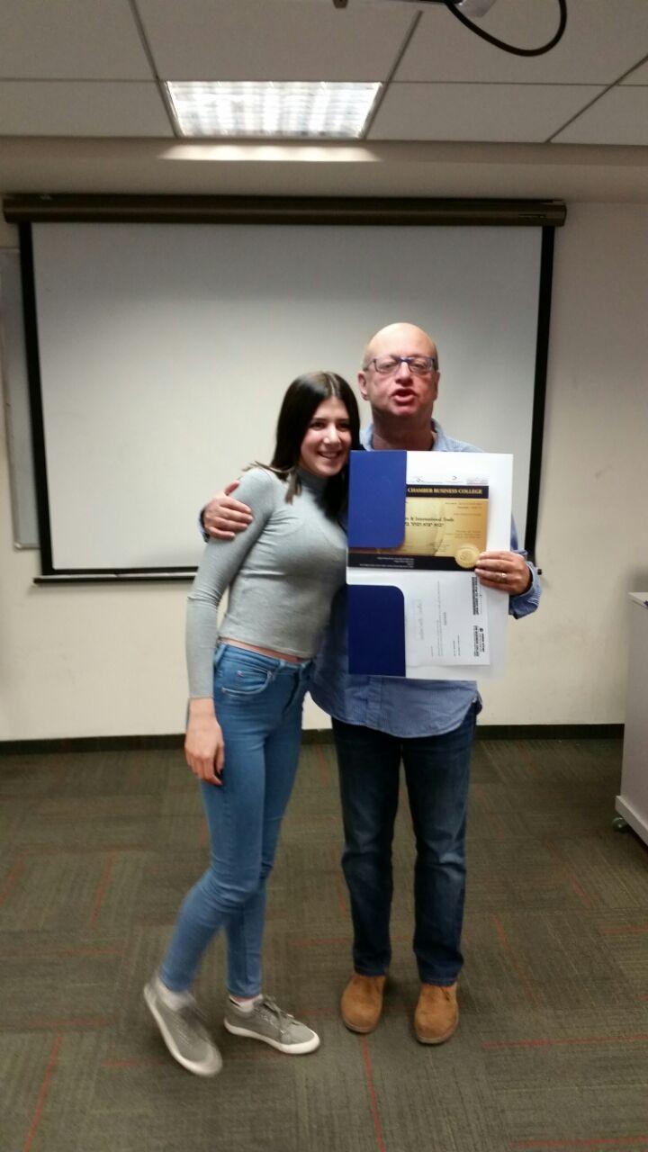 גלרייה - סיום קורס יבוא יצוא וסחר בינלאומי מחזור 219, 13 מתוך 14