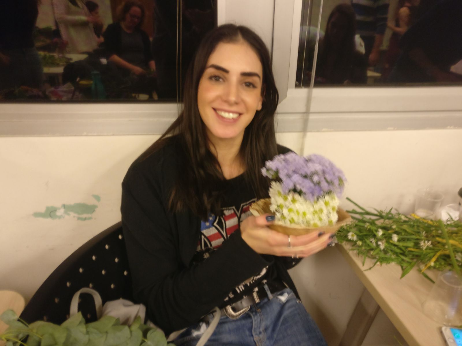 גלרייה - שיעור שזירת פרחים - קורס ניהול והפקת אירועים מחזור 19 , 5 מתוך 20