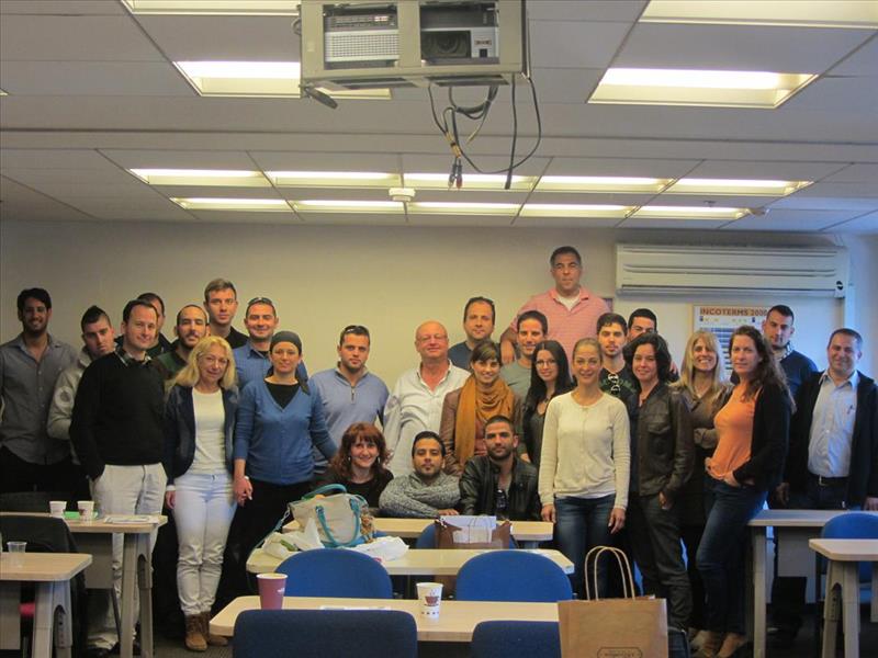 סיום קורס יבוא יצוא וסחר בינ"ל מחזור 163