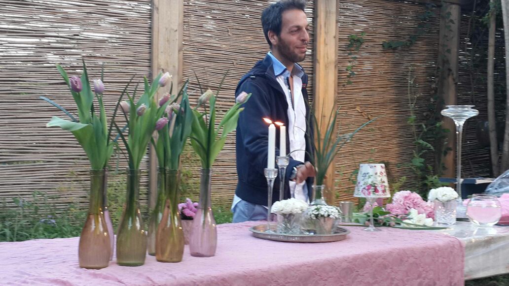 שיעור עיצוב ושזירת פרחים קורס הפקת אירועים מחזור 10