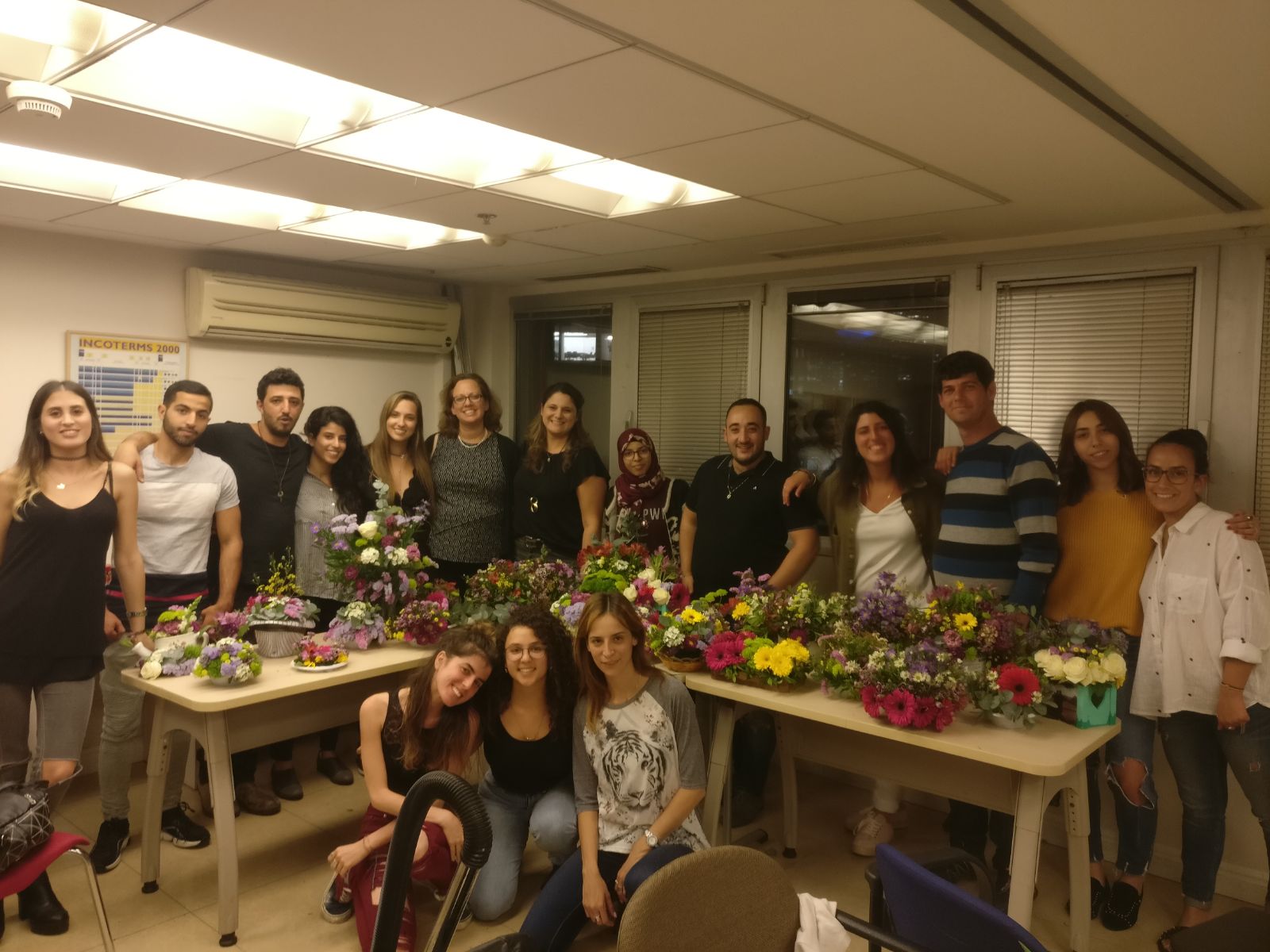 שיעור שזירת פרחים - קורס ניהול והפקת אירועים מחזור 19