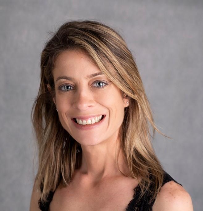 הגב' נטליה צ'יפולי - מרצה בסחר בינלאומי