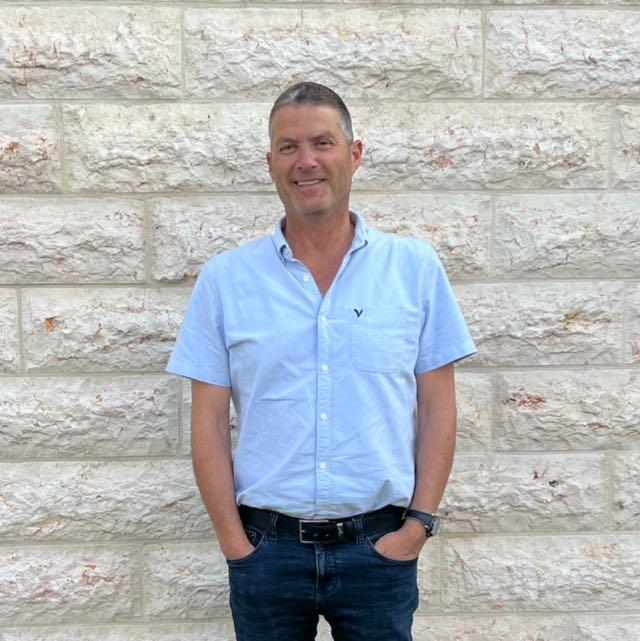 מר רפאל לבר